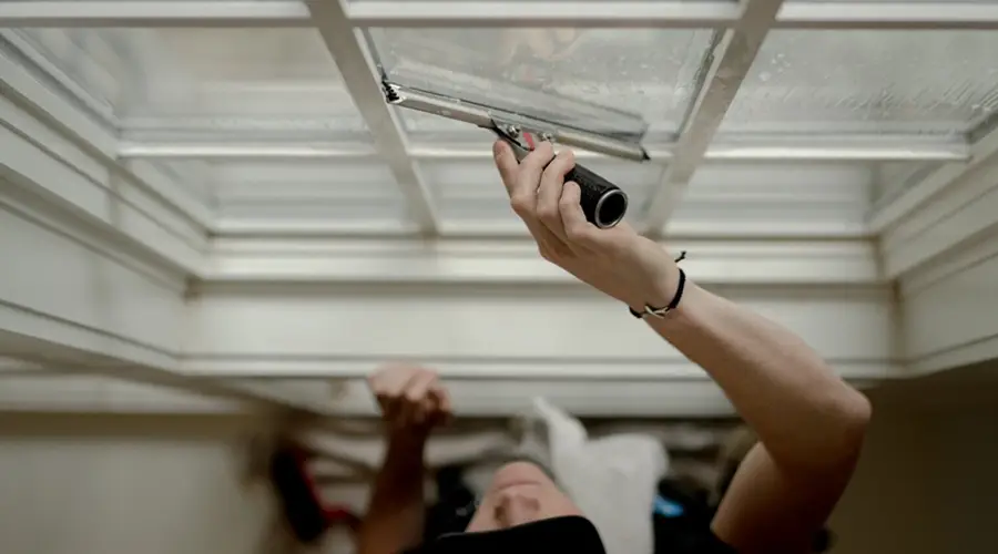 Cleaning Interior Windows